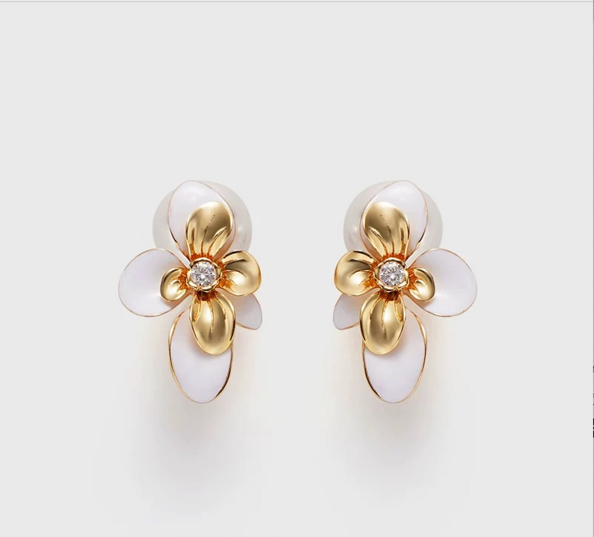 Dogwood Pearl Stud Earrings